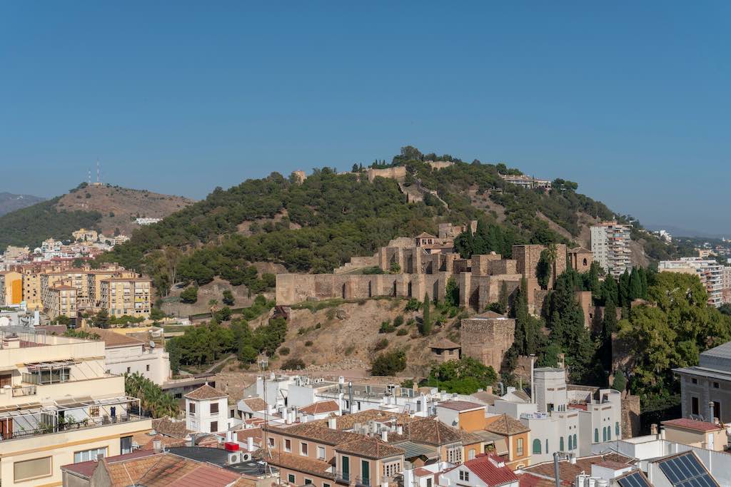 Descubre el Castillo de Gibralfaro - Baños Árabes de Málaga